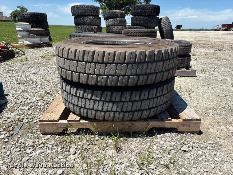 image for item EI5878 (2) General Tire Grabber OD 11R22.5 tires
