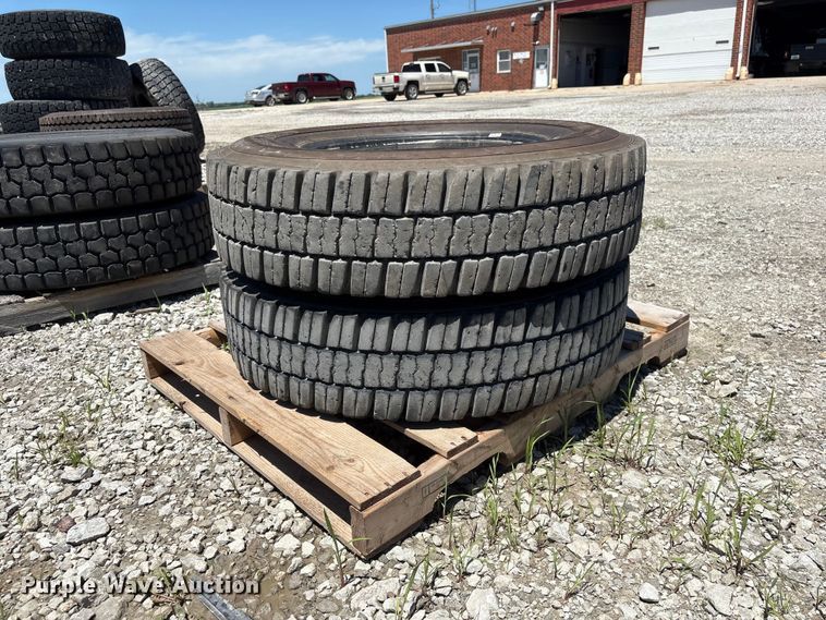 image for item EI5878 (2) General Tire Grabber OD 11R22.5 tires