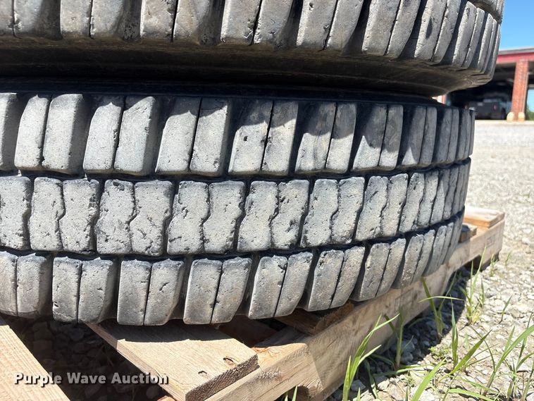 image for item EI5878 (2) General Tire Grabber OD 11R22.5 tires