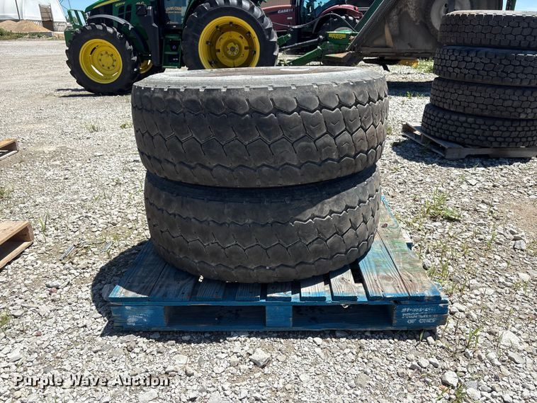 image for item EI5880 (2) Michelin XZY3 385/65R22.5 tires