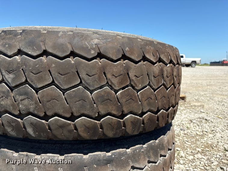 image for item EI5880 (2) Michelin XZY3 385/65R22.5 tires