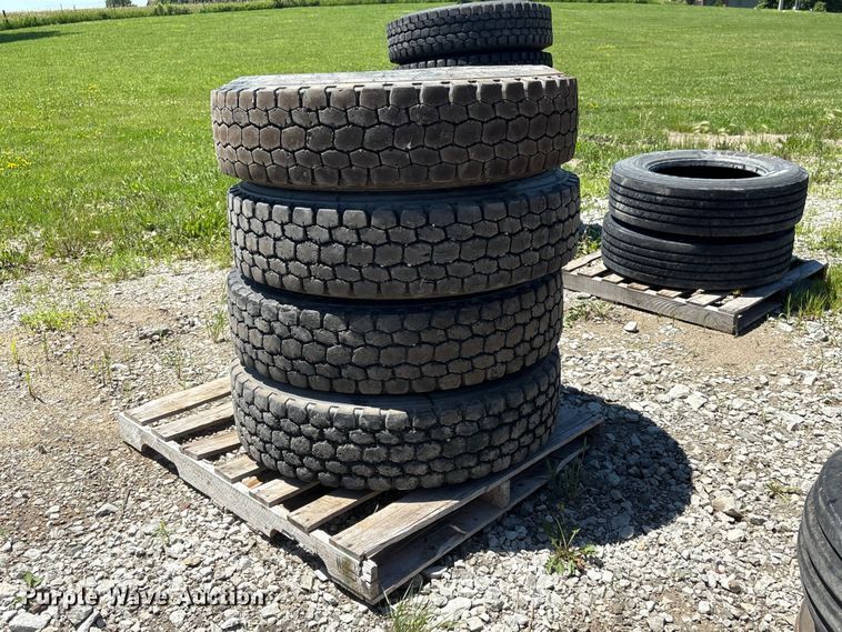 image for item EI5882 (4) Dayton D620D 11R22.5 tires