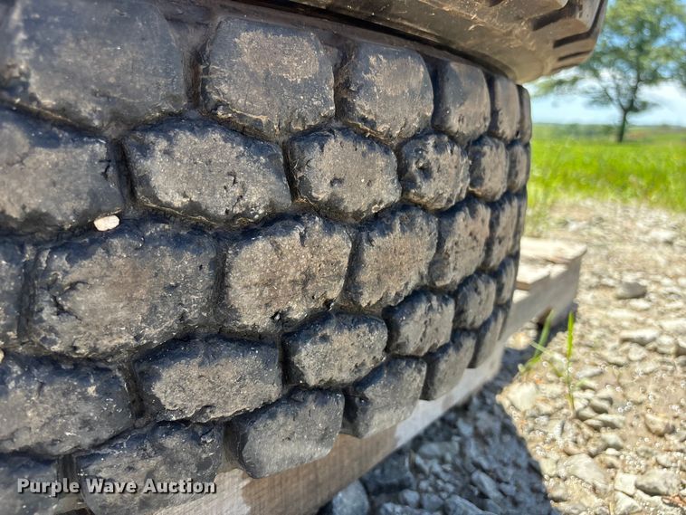 image for item EI5882 (4) Dayton D620D 11R22.5 tires