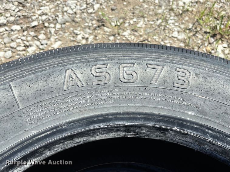 image for item EI5883 (2) Arisun AS673 275/70R22.5 tires