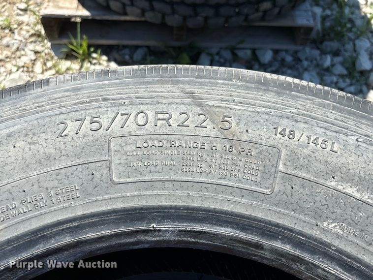 image for item EI5883 (2) Arisun AS673 275/70R22.5 tires