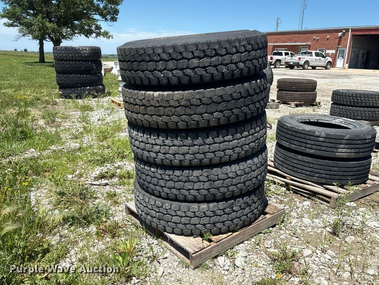 image for item EI5884 (5) Bridgestone M799 11R22.5 tires