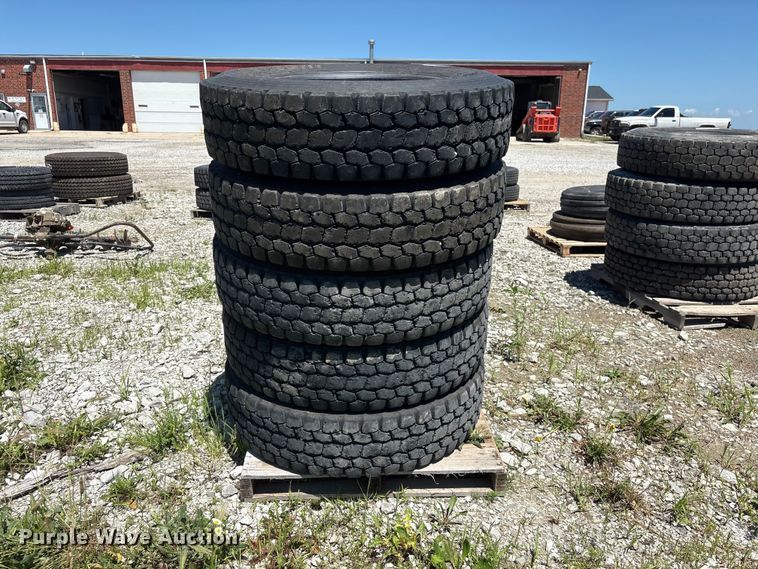image for item EI5884 (5) Bridgestone M799 11R22.5 tires