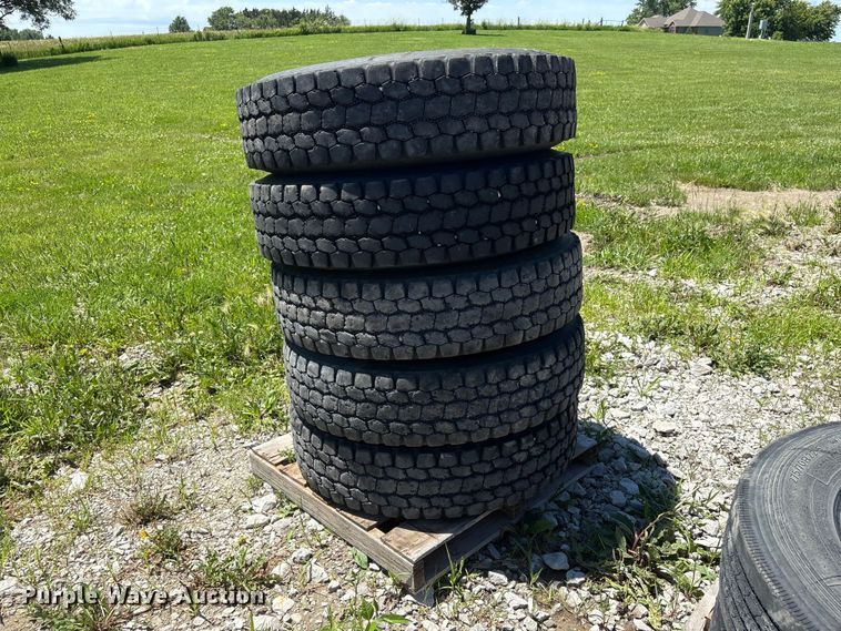 image for item EI5884 (5) Bridgestone M799 11R22.5 tires