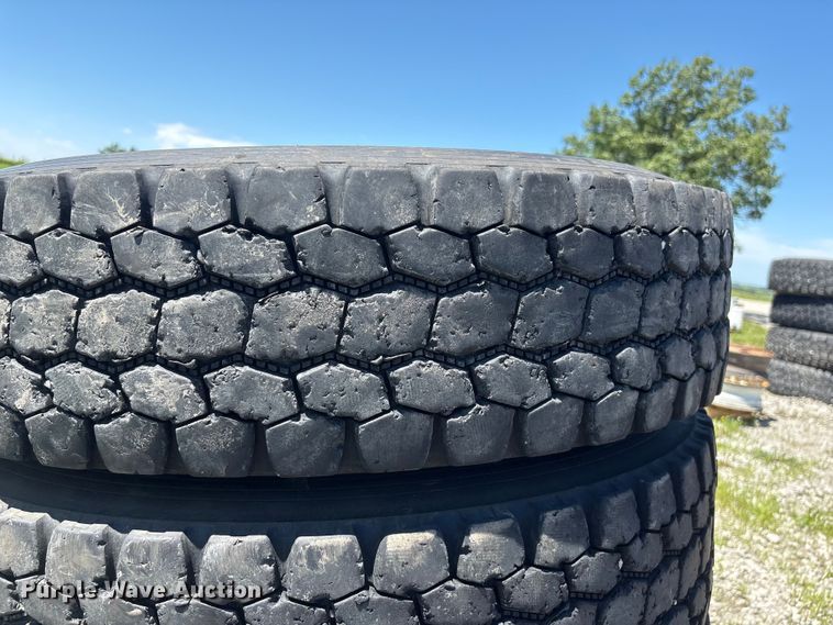image for item EI5884 (5) Bridgestone M799 11R22.5 tires