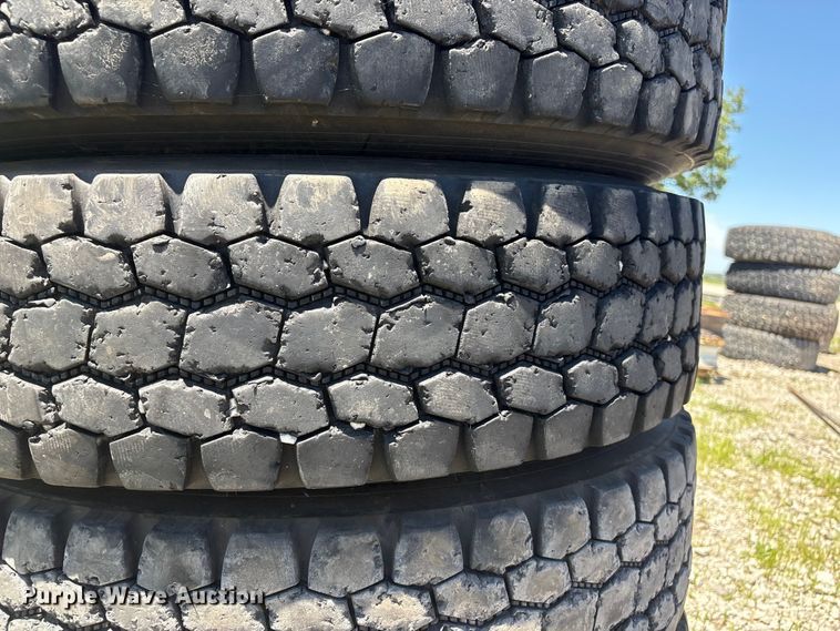 image for item EI5884 (5) Bridgestone M799 11R22.5 tires