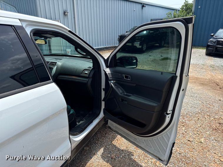 image for item EN0314 2015 Ford Explorer Police SUV