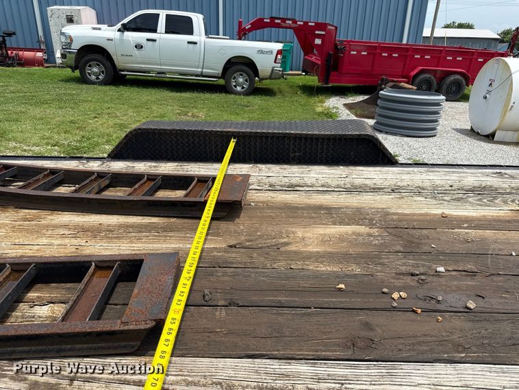 image for item EN0315 Lone Star Trailer equipment trailer