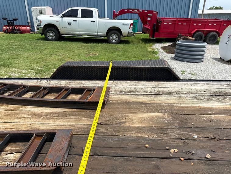 image for item EN0315 Lone Star Trailer equipment trailer