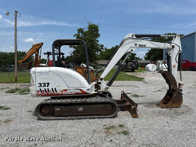 image for item EN0317 2002 Bobcat 337D mini excavator