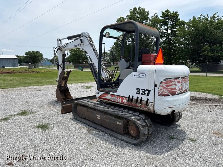 image for item EN0317 2002 Bobcat 337D mini excavator