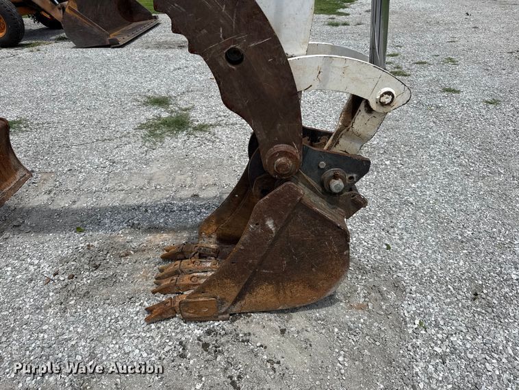 image for item EN0317 2002 Bobcat 337D mini excavator
