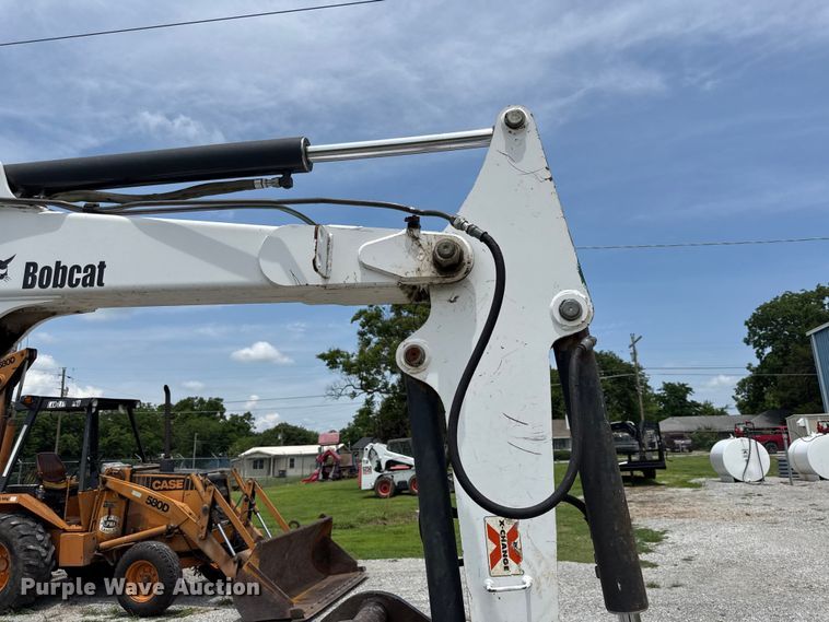 image for item EN0317 2002 Bobcat 337D mini excavator