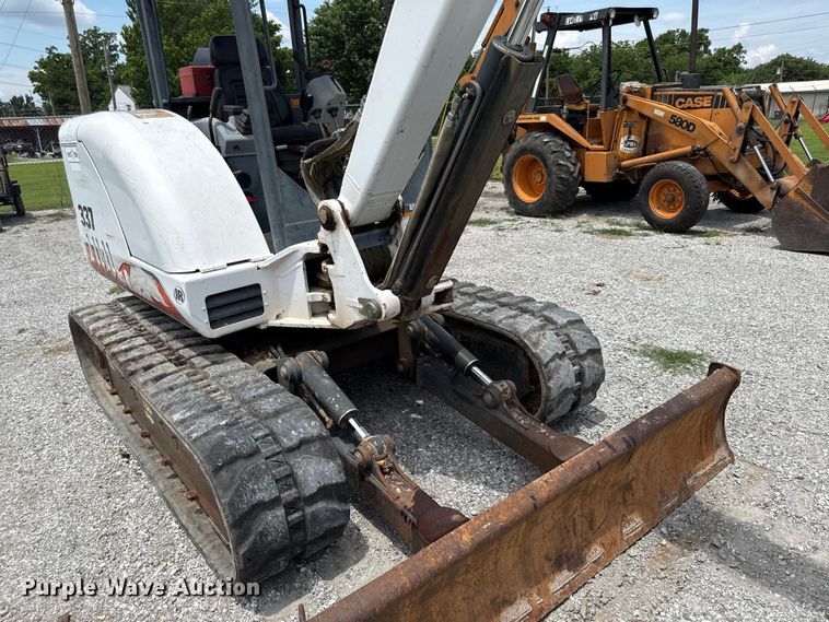 image for item EN0317 2002 Bobcat 337D mini excavator