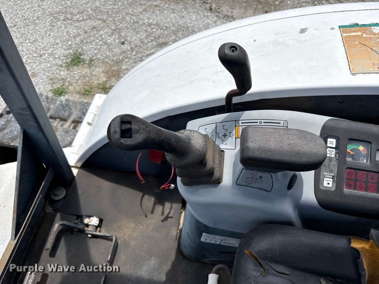 image for item EN0317 2002 Bobcat 337D mini excavator