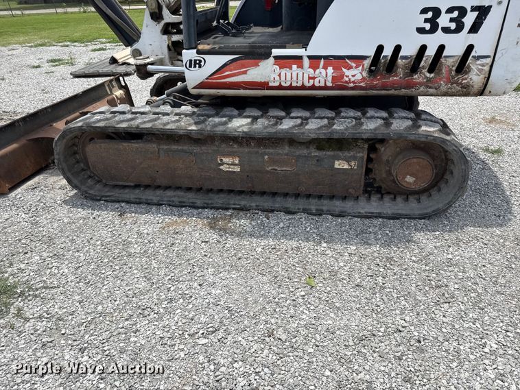 image for item EN0317 2002 Bobcat 337D mini excavator