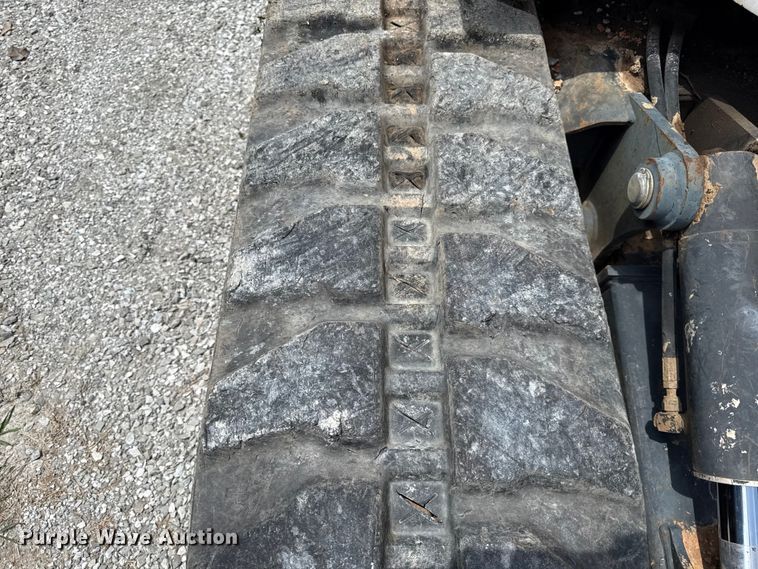 image for item EN0317 2002 Bobcat 337D mini excavator