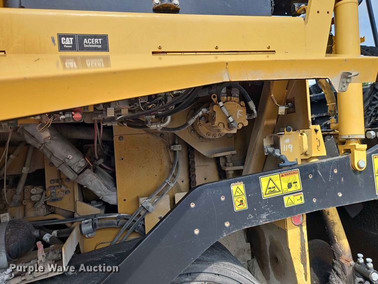 image for item EO7461 2011 Caterpillar  AP555E paver