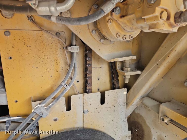 image for item EO7461 2011 Caterpillar  AP555E paver