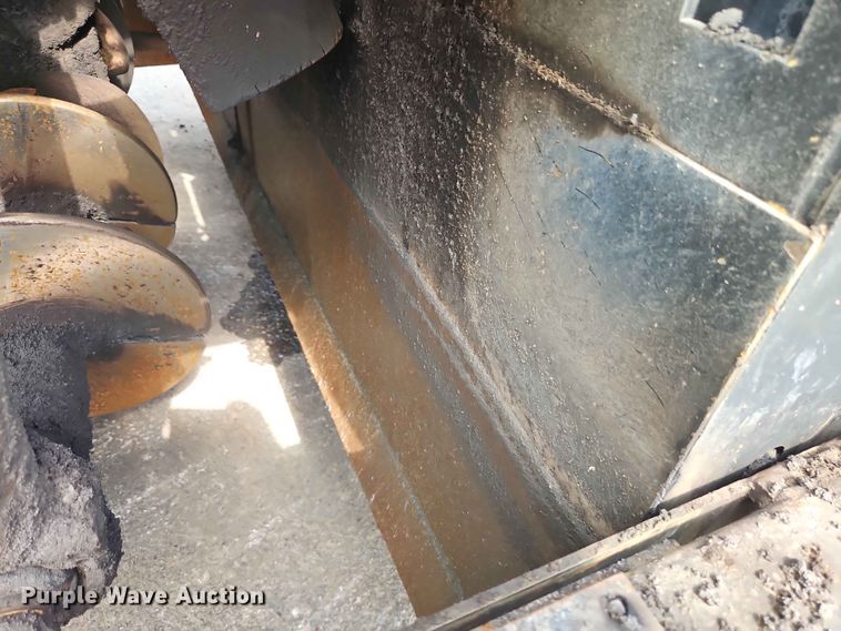 image for item EO7461 2011 Caterpillar  AP555E paver