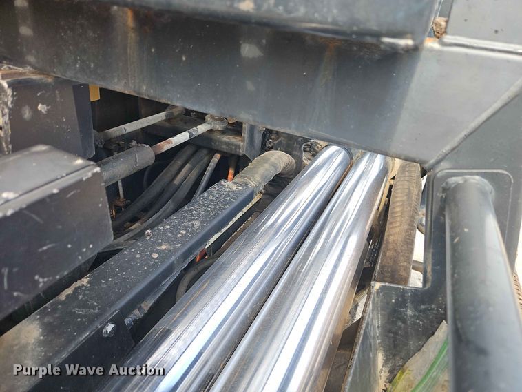 image for item EO7461 2011 Caterpillar  AP555E paver