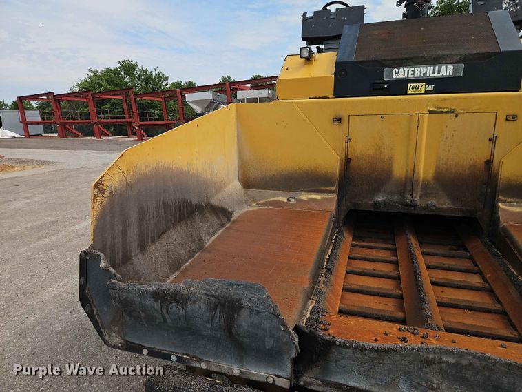 image for item EO7461 2011 Caterpillar  AP555E paver