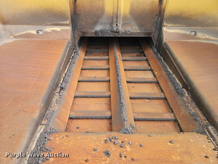 image for item EO7461 2011 Caterpillar  AP555E paver
