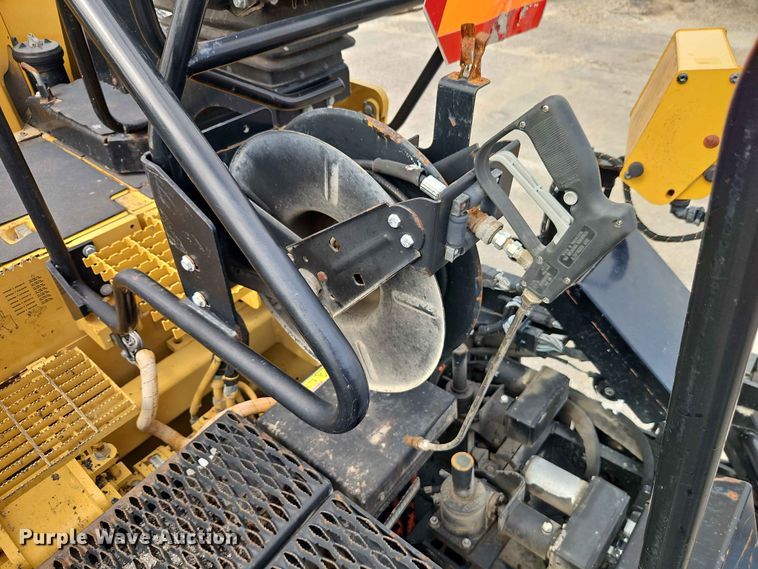 image for item EO7461 2011 Caterpillar  AP555E paver