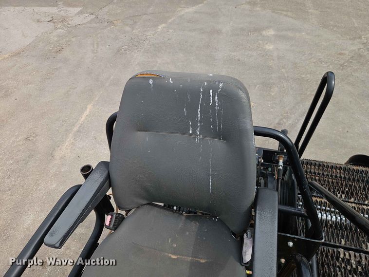 image for item EO7461 2011 Caterpillar  AP555E paver