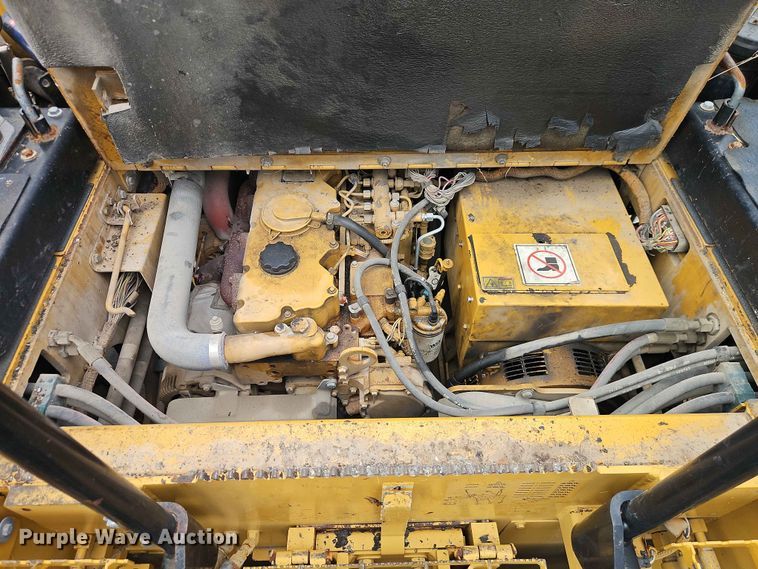 image for item EO7461 2011 Caterpillar  AP555E paver