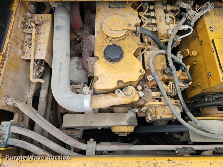 image for item EO7461 2011 Caterpillar  AP555E paver