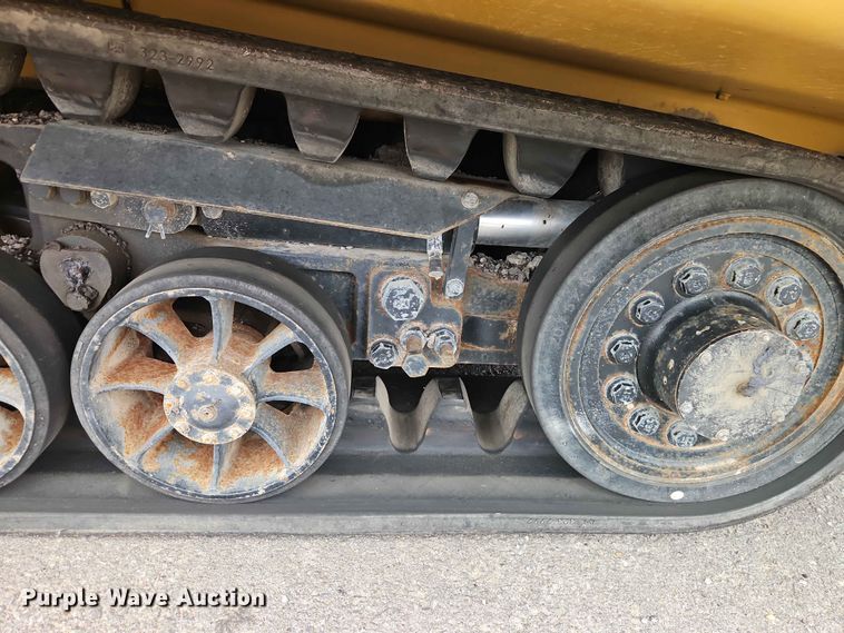 image for item EO7461 2011 Caterpillar  AP555E paver