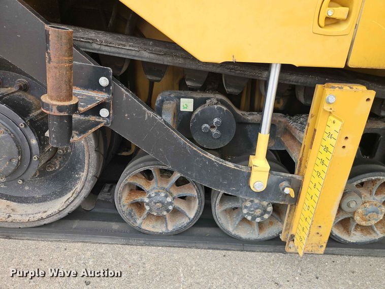 image for item EO7461 2011 Caterpillar  AP555E paver