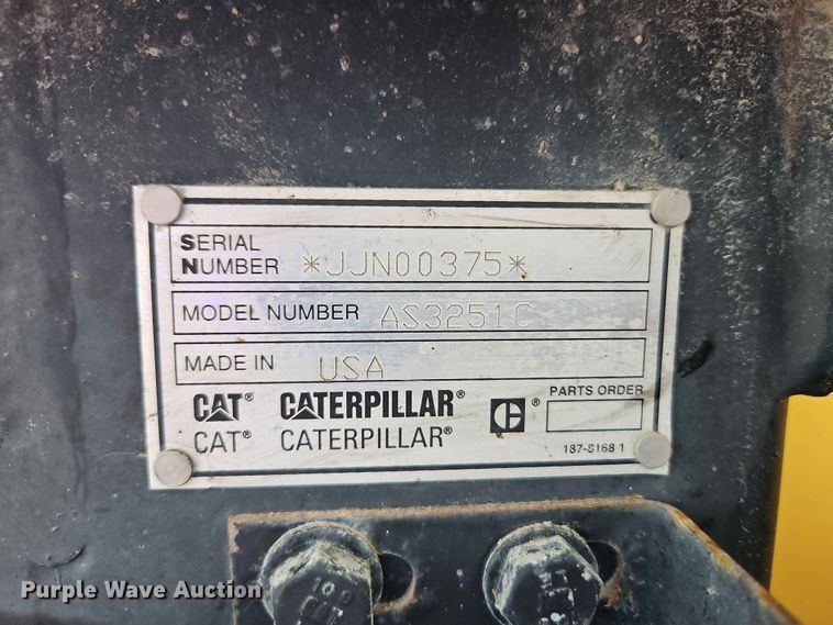 image for item EO7461 2011 Caterpillar  AP555E paver