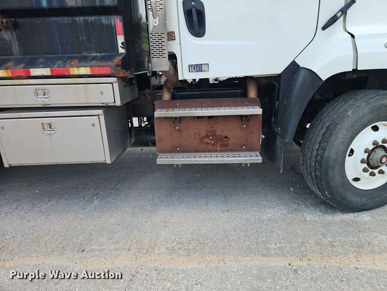 image for item EO7465 2018 Freightliner 108SD 