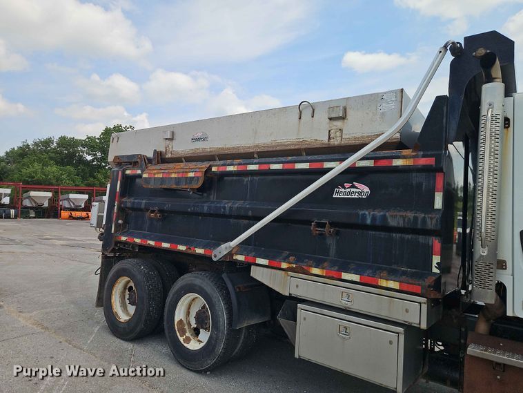 image for item EO7465 2018 Freightliner 108SD 
