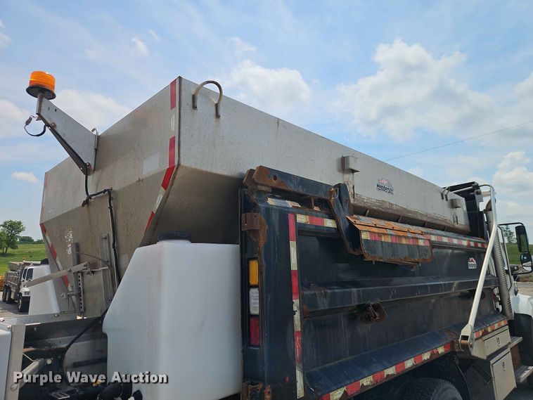 image for item EO7465 2018 Freightliner 108SD 