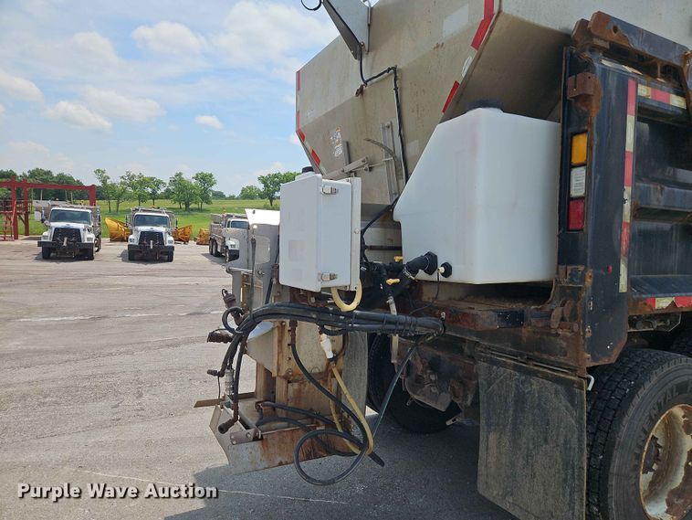 image for item EO7465 2018 Freightliner 108SD 