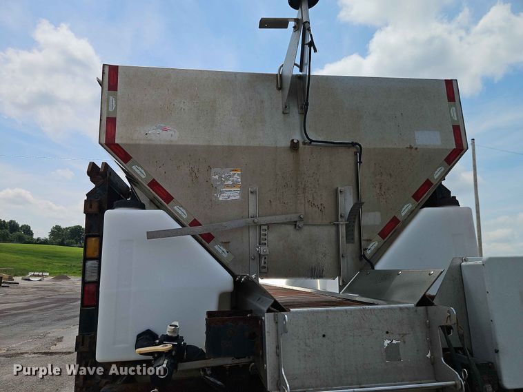 image for item EO7465 2018 Freightliner 108SD 
