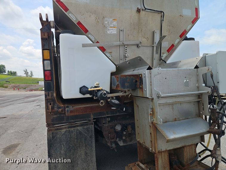 image for item EO7465 2018 Freightliner 108SD 