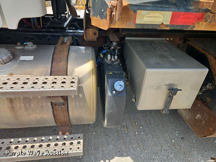 image for item EO7465 2018 Freightliner 108SD 