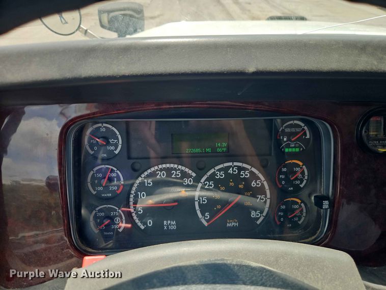 image for item EO7465 2018 Freightliner 108SD 