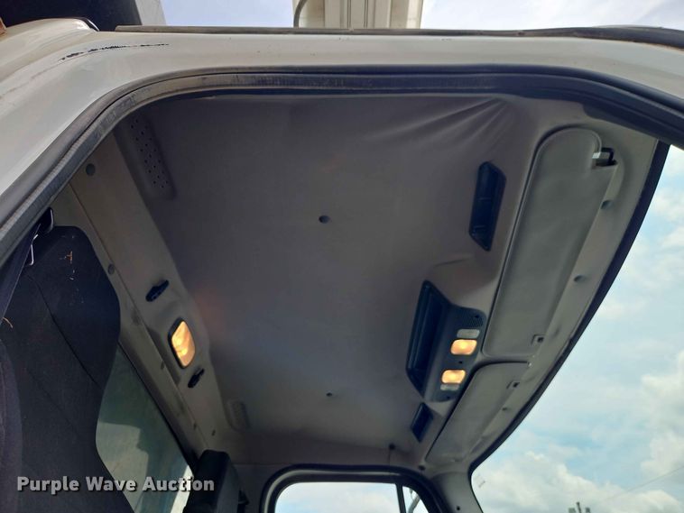 image for item EO7465 2018 Freightliner 108SD 