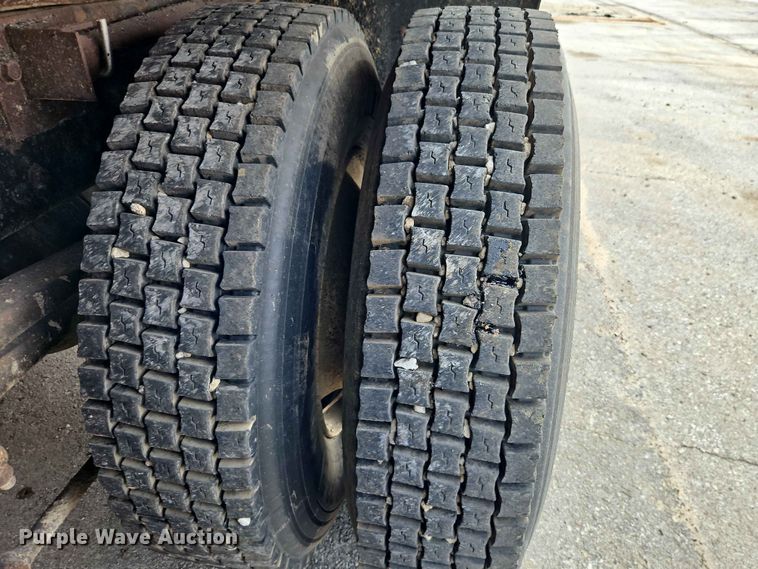image for item EO7465 2018 Freightliner 108SD 