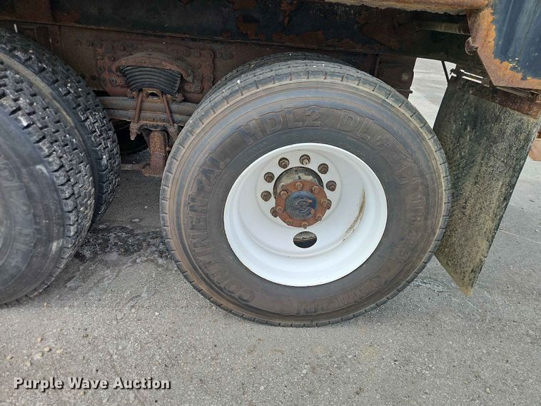 image for item EO7465 2018 Freightliner 108SD 
