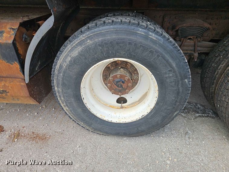 image for item EO7465 2018 Freightliner 108SD 